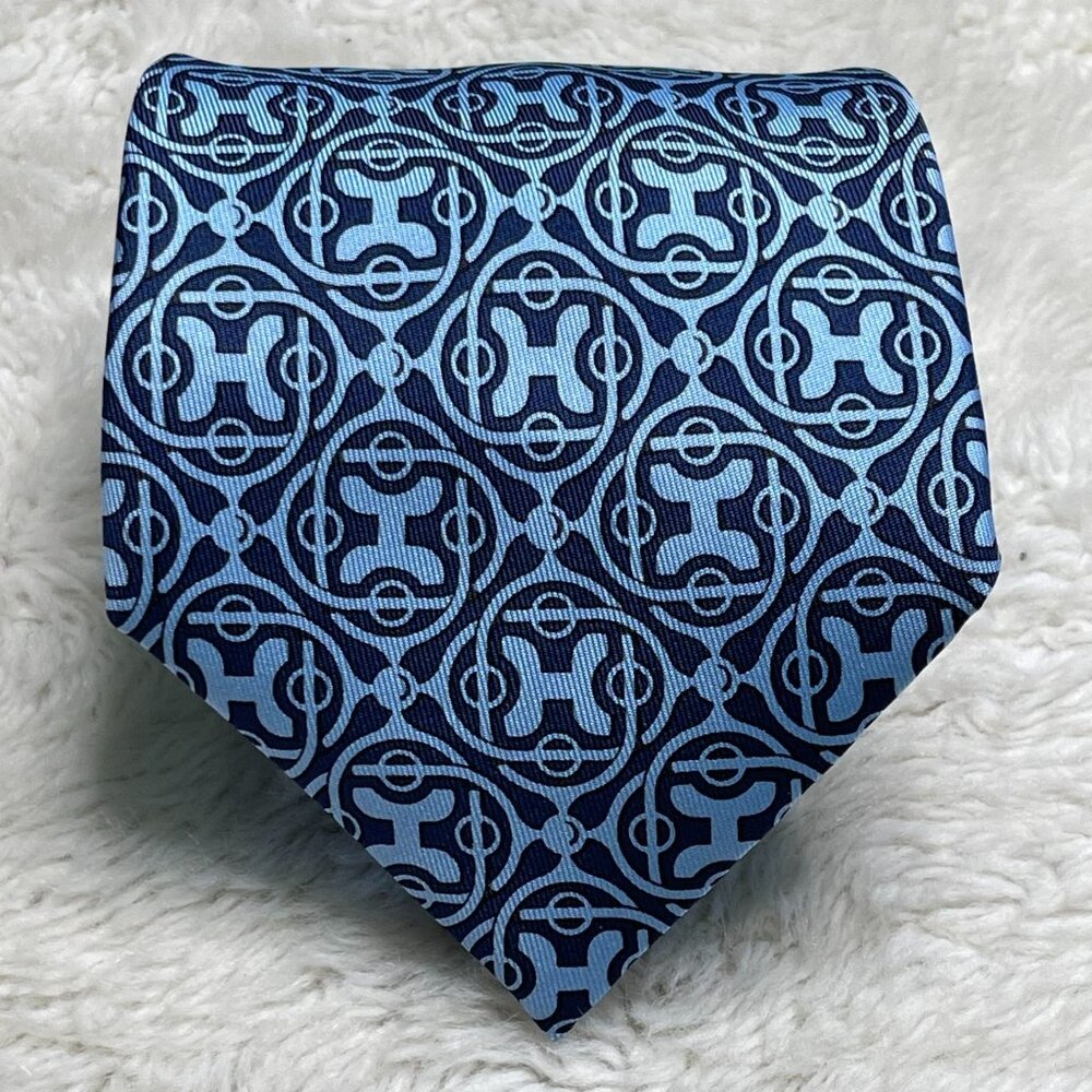 Hermes Blue Silk Geometric Tie - Picture 2 of 7